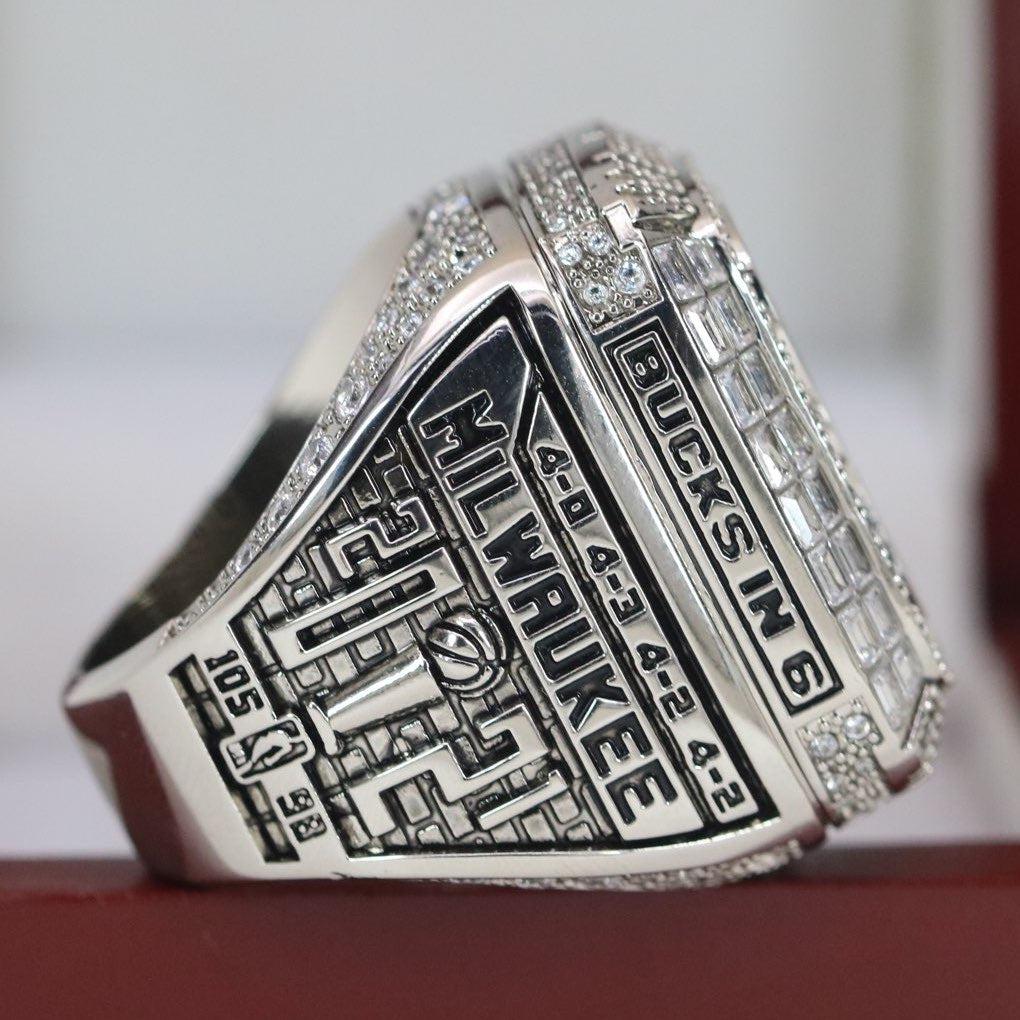 Milwaukee Bucks NBA Championship Ring and Pendant Necklace Replica Set (2021) - Premium Series