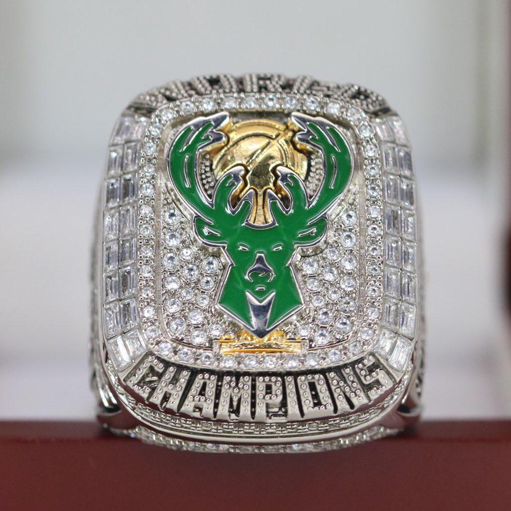 Milwaukee Bucks NBA Championship Ring and Pendant Necklace Replica Set (2021) - Premium Series