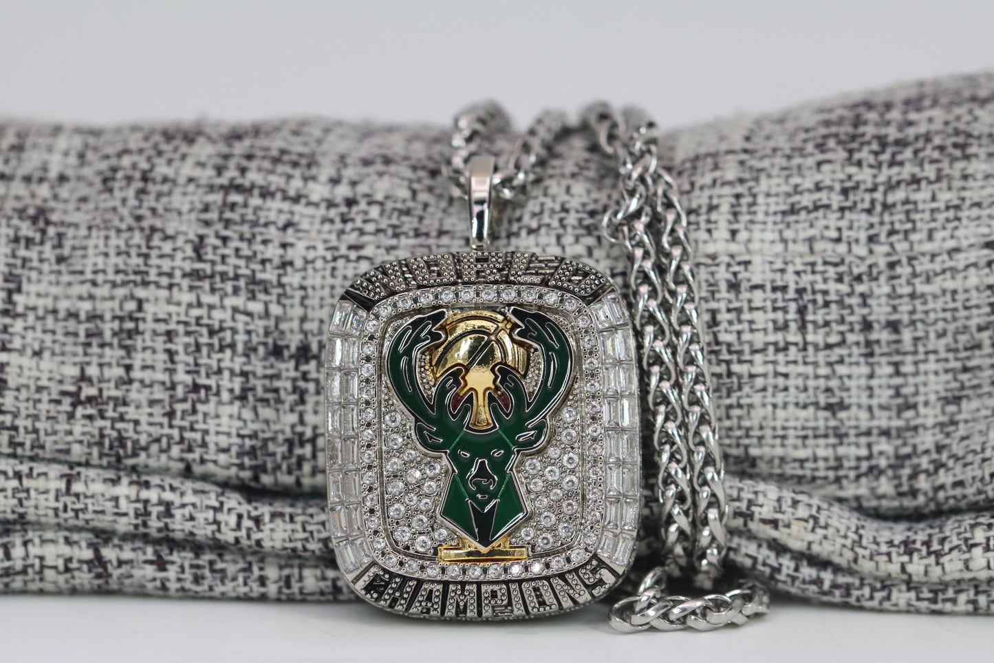 Milwaukee Bucks NBA Championship Ring and Pendant Necklace Replica Set (2021) - Premium Series