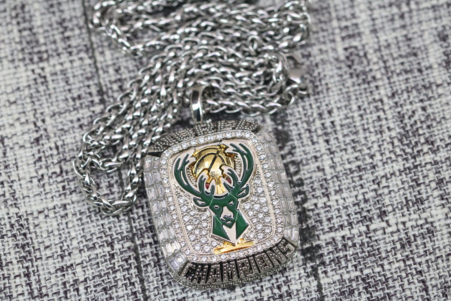 Milwaukee Bucks NBA Championship Ring and Pendant Necklace Replica Set (2021) - Premium Series