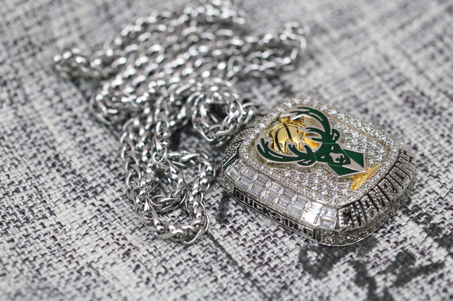 Milwaukee Bucks NBA Championship Ring and Pendant Necklace Replica Set (2021) - Premium Series