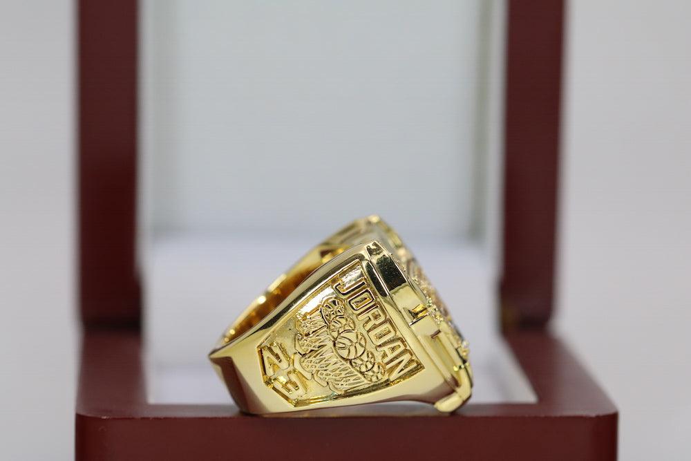 Chicago Bulls NBA Championship Ring (1997) - Premium Series