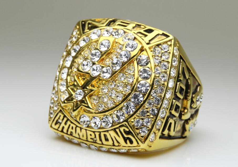 San Antonio Spurs NBA Championship Ring (2007) - Tim Duncan