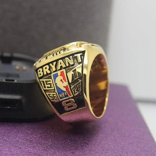 Los Angeles Lakers NBA Championship Ring (2001) - Premium Series
